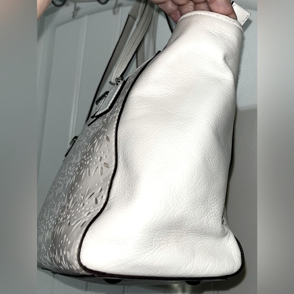 Coach Taylor Eyelet Leather Carry All #F27391 White Bag Tote, White Creme - Picture 15 of 16